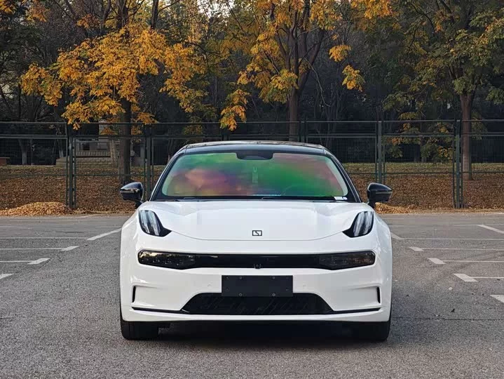 ZEEKR 001
