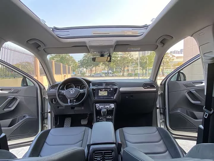 Volkswagen Tiguan L