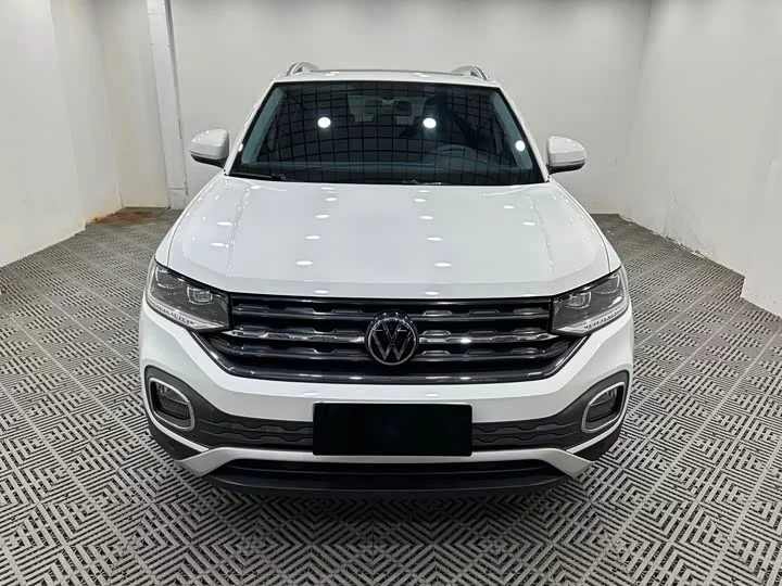 Volkswagen Explore the shadows