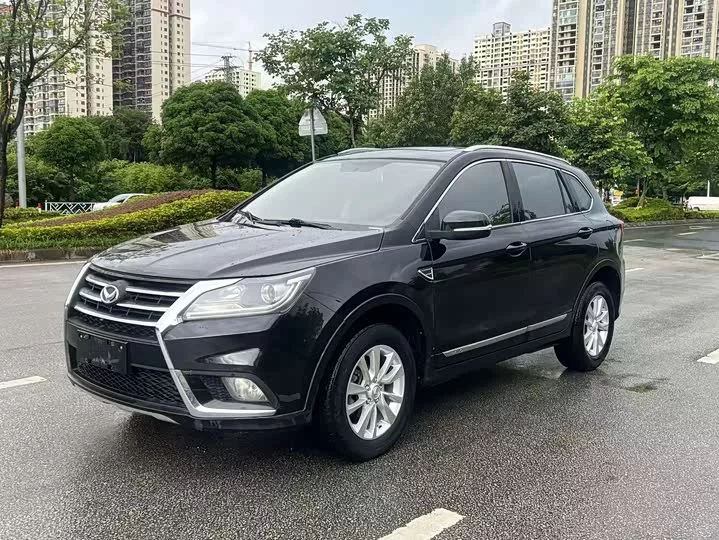 BAIC S6