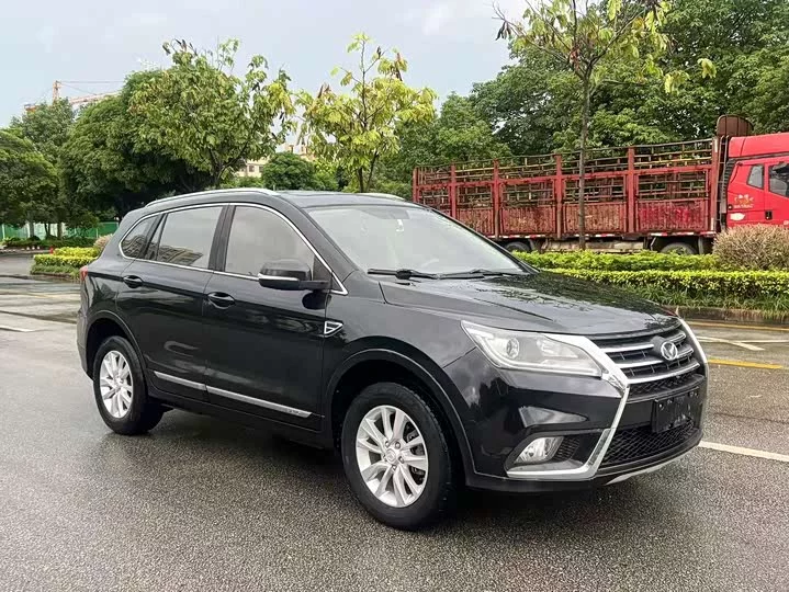 BAIC S6
