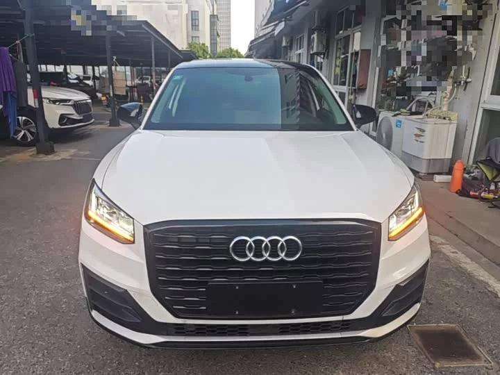 Audi Q2L