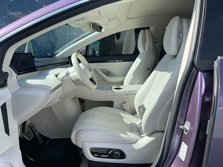 Luxeed R7