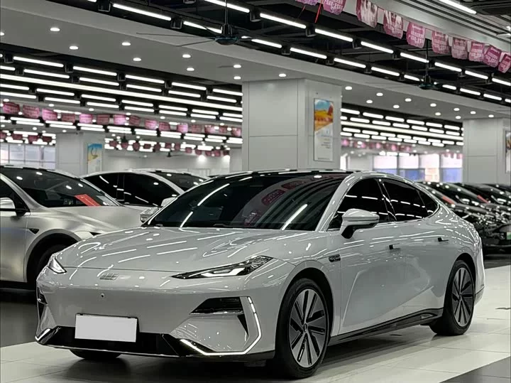 Geely Galaxy E8