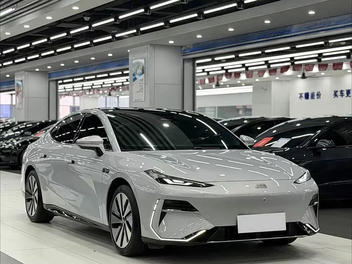 Geely Galaxy E8