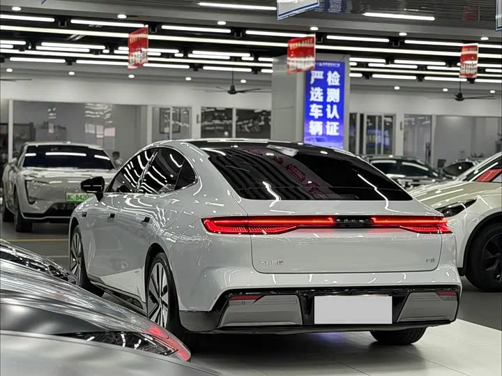 Geely Galaxy E8