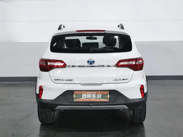 BAIC EC5