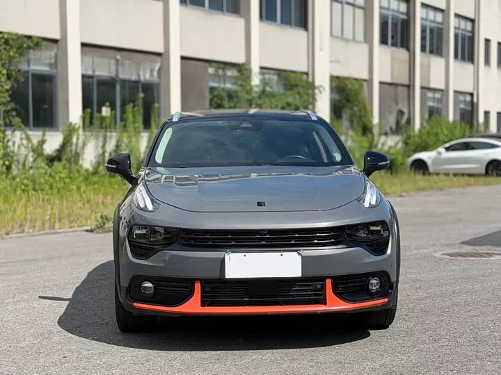 Lynk & Co 02