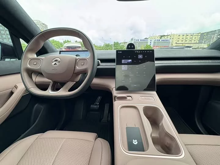 NIO EC6