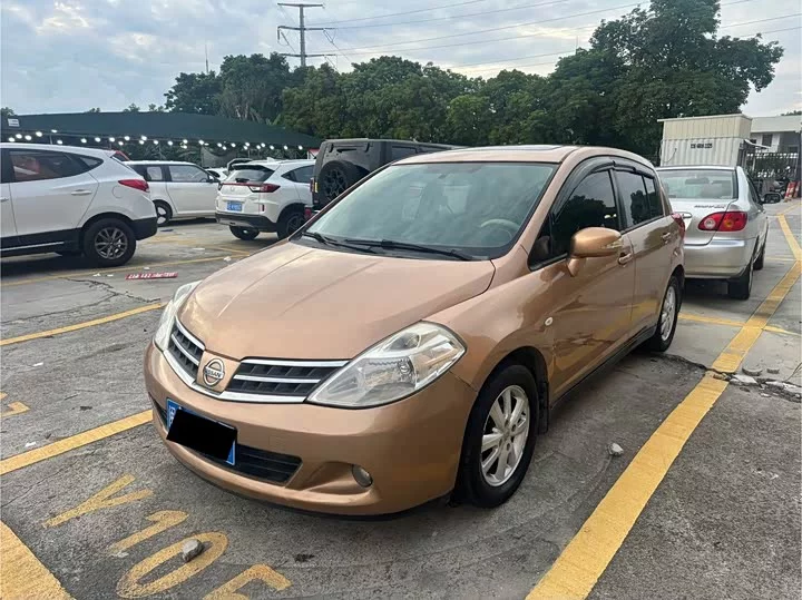 Nissan Tiida
