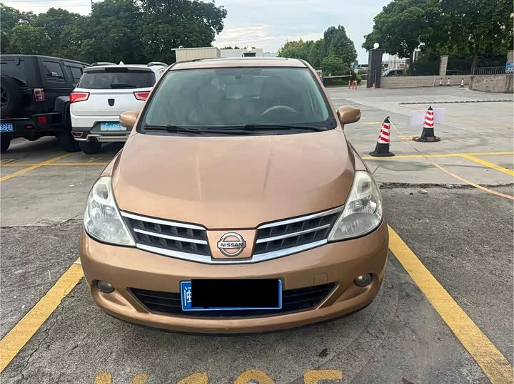 Nissan Tiida