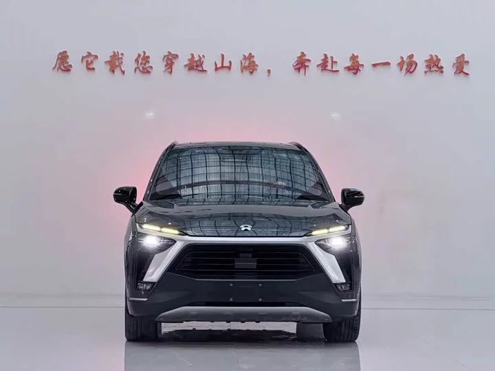 NIO ES8