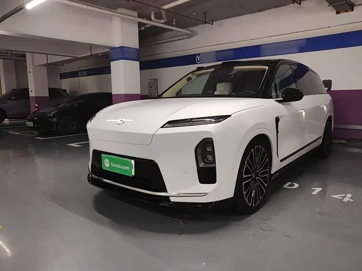 NIO ES8
