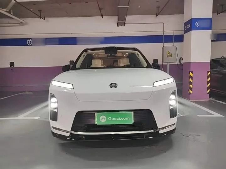 NIO ES8