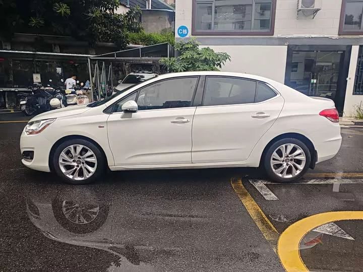 Citroën C4L