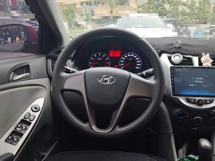 Hyundai Rena