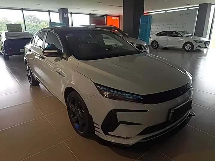 Geely Emgrand L HiP