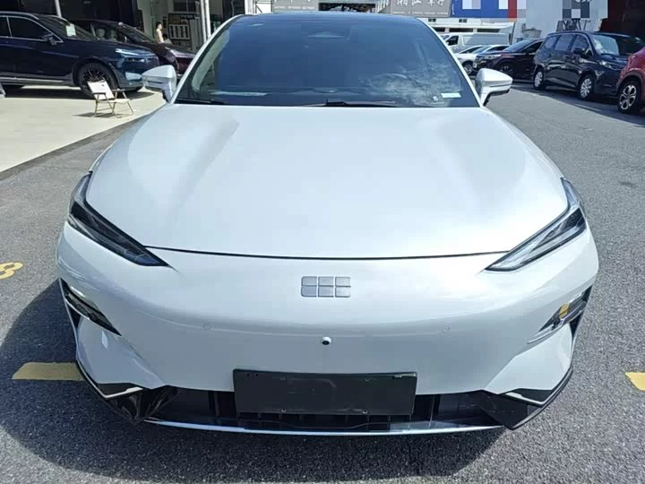 Geely Galaxy E8