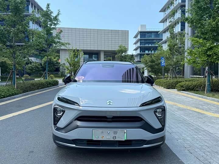 NIO ES6