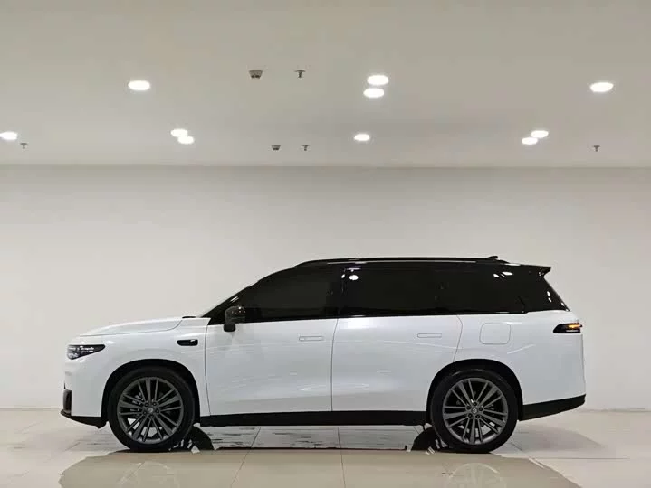 Leapmotor C16