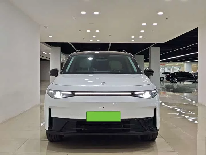 Leapmotor C16