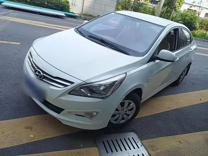 Hyundai Rena