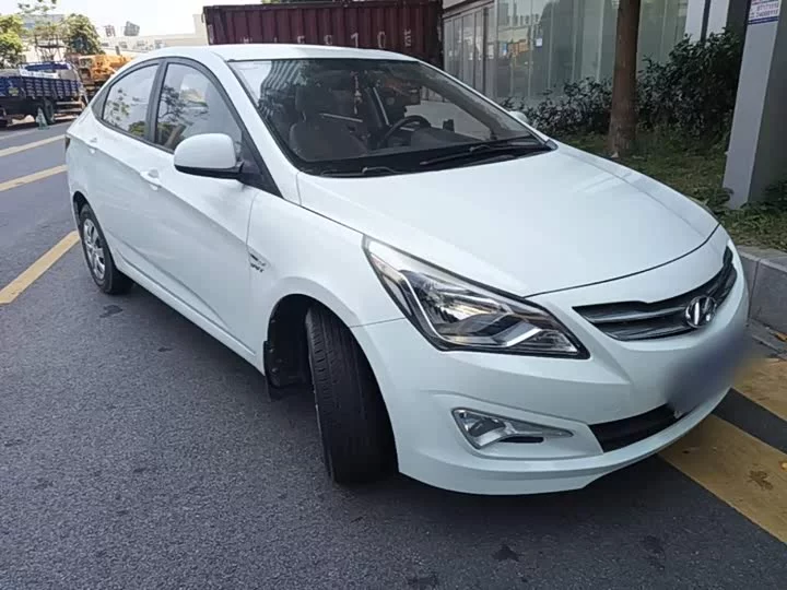 Hyundai Rena