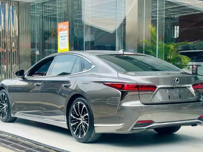 Lexus LS