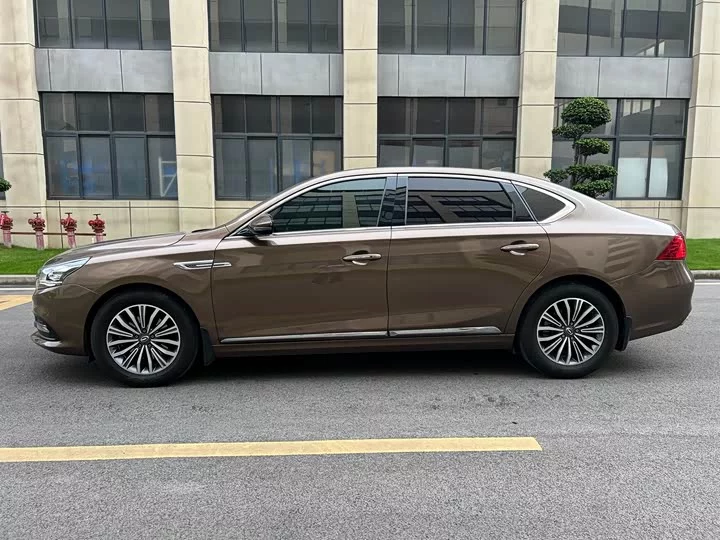 GAC Trumpchi GA8