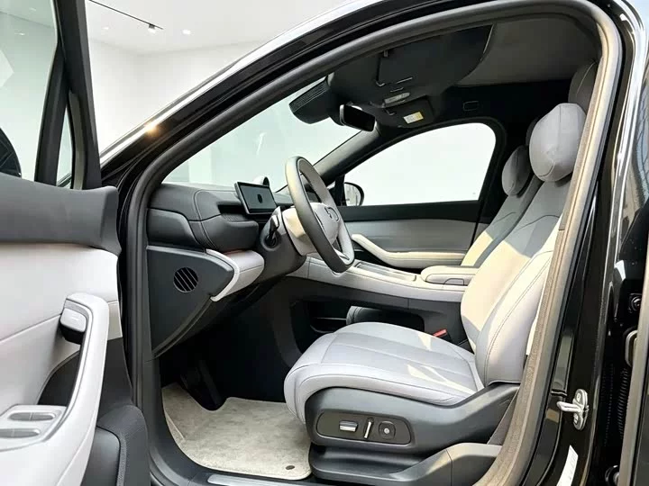 NIO EC6