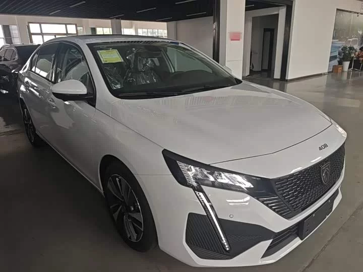 Peugeot 408