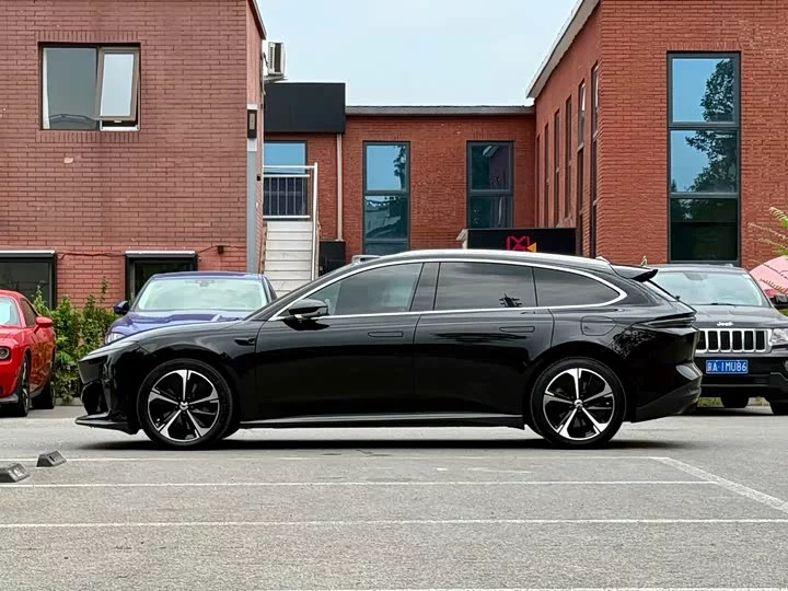 NIO ET5T