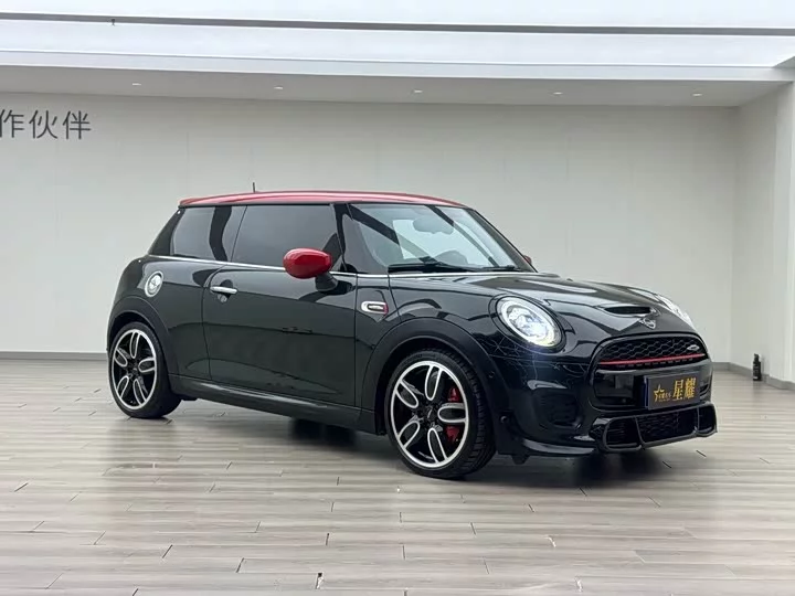 MINI JCW