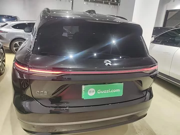 NIO ES8