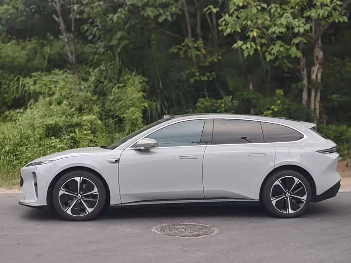 NIO ET5T