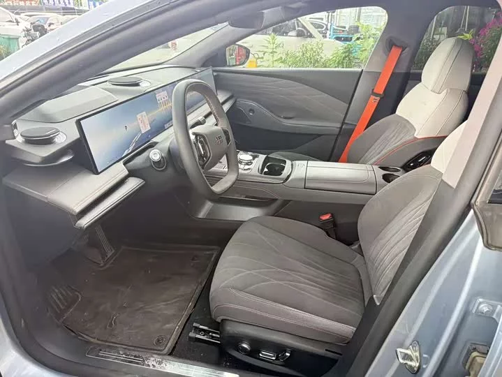 Geely Galaxy E8