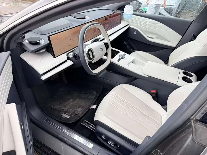 Geely Galaxy E8