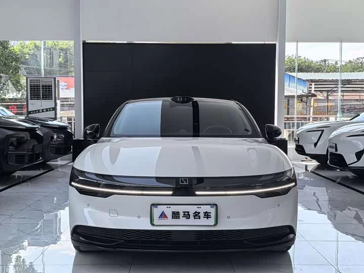 ZEEKR 007