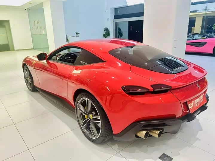ferrari Roma