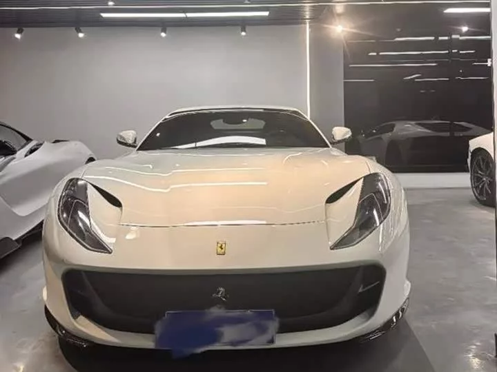 ferrari 812