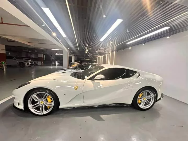 ferrari 812