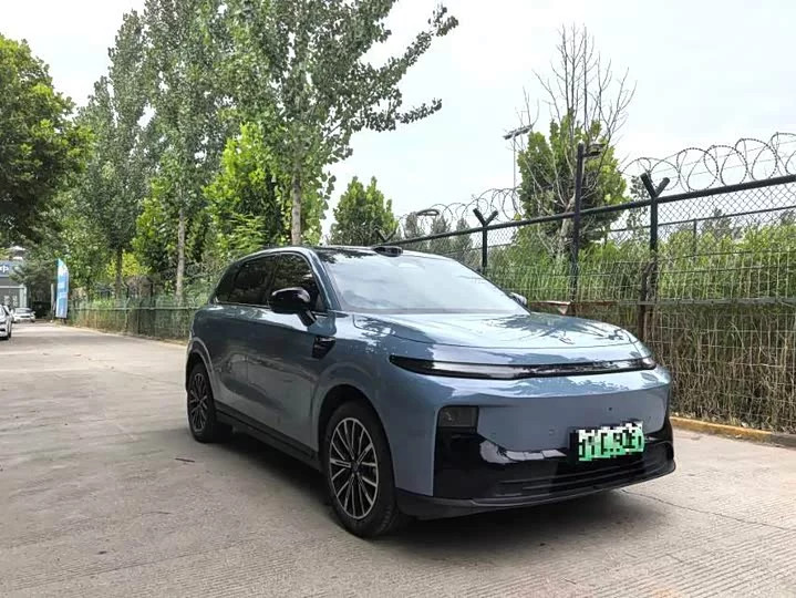 Leapmotor B10