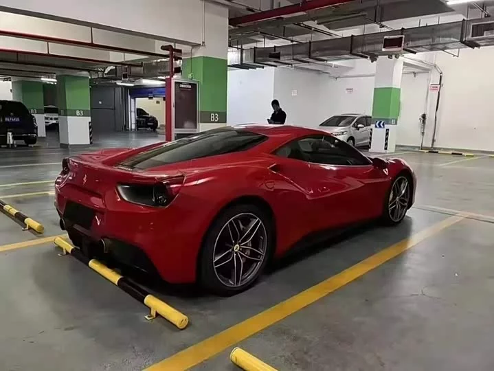 ferrari 488