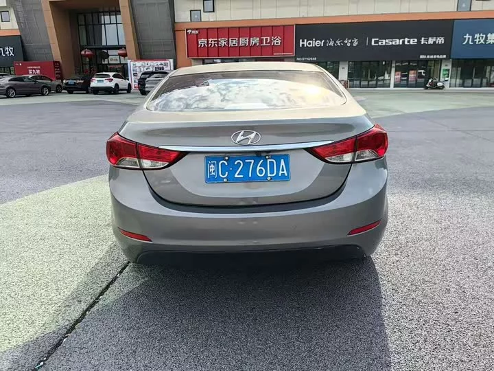 Hyundai Elantra