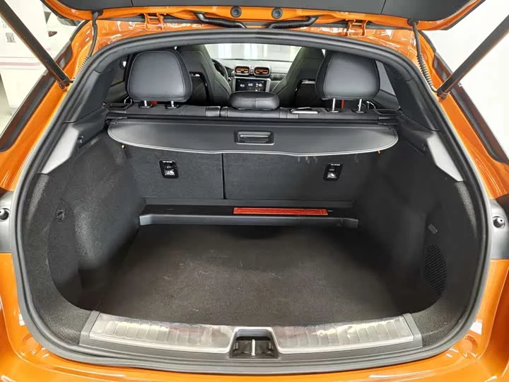 Lynk & Co 02 Hatchback