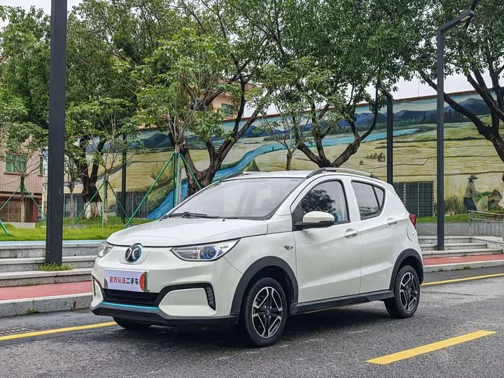 BAIC EC3
