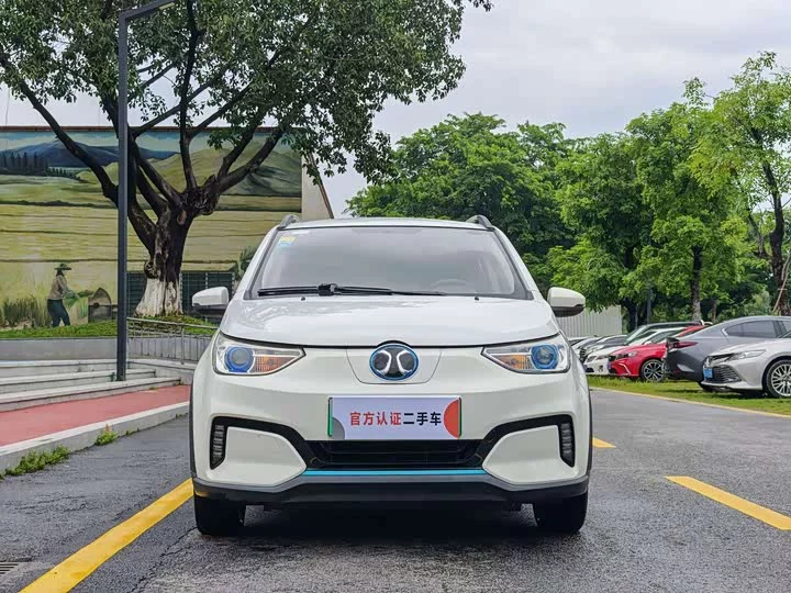 BAIC EC3