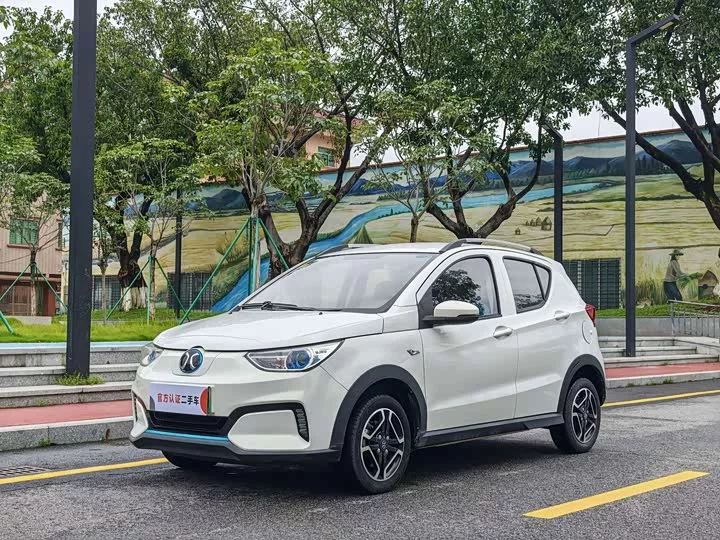 BAIC EC3
