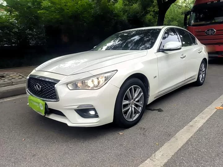 Infiniti Q50L