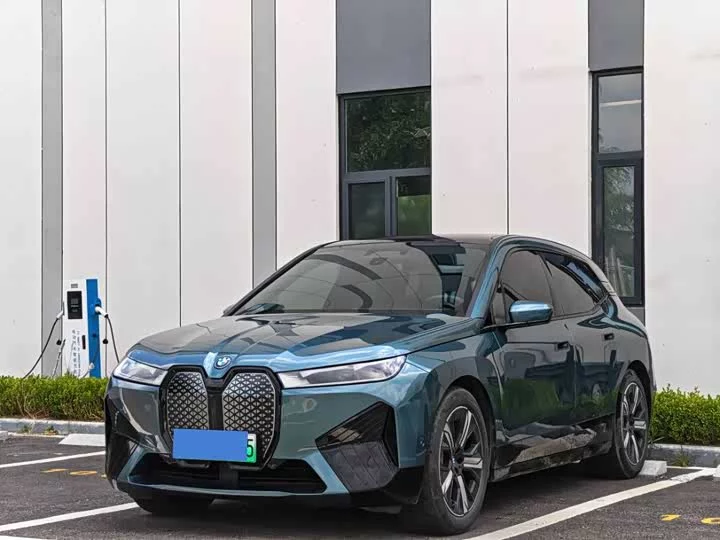 BMW iX